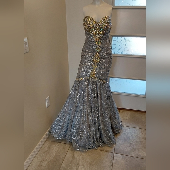 Jovani HAND BEADED STRAPLESS SWEETHEART MERMAID GOWN SIZE 0 - Picture 5 of 8